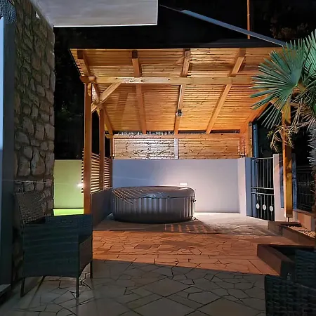 Διαμέρισμα Vega Lux *