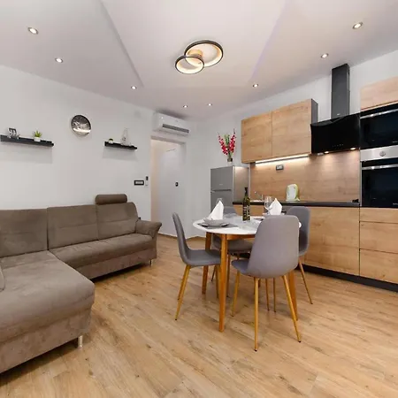 Vega Lux * Jadranovo
